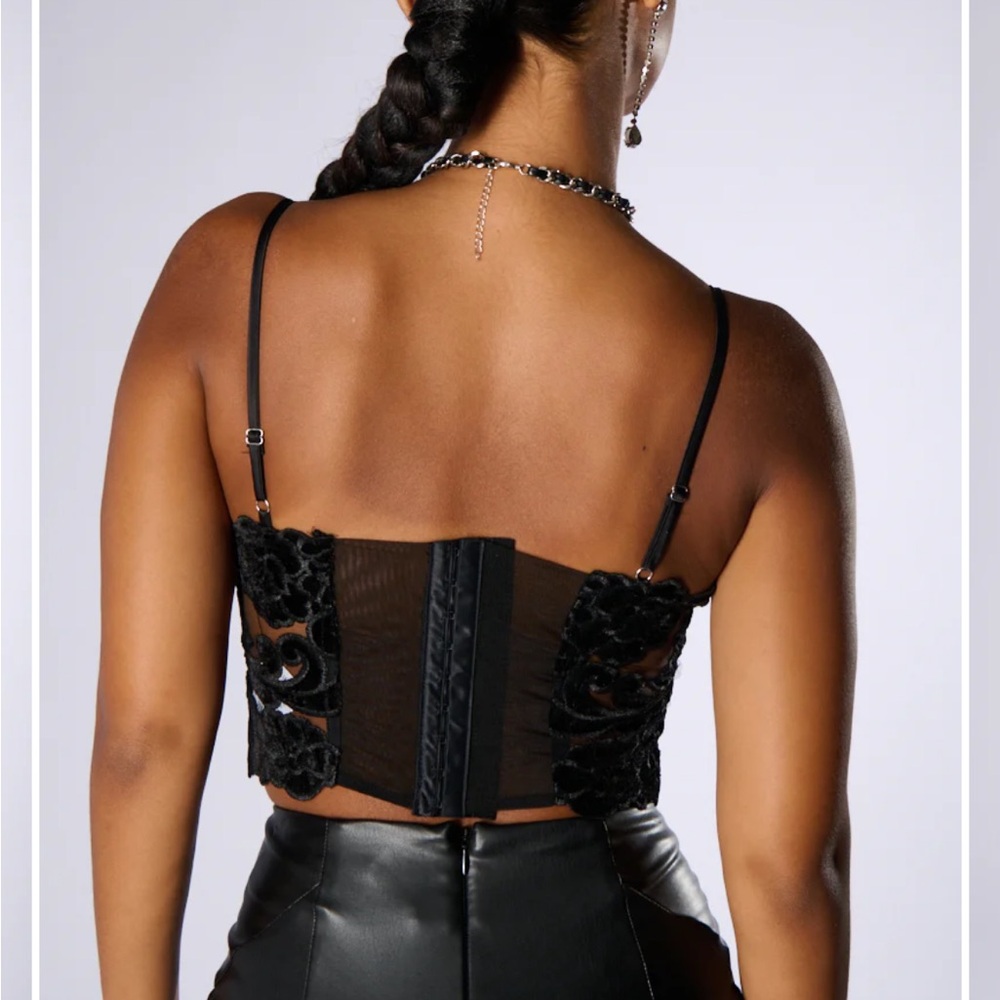 IN THE GARDEN VELVET BRALETTE TOP IN BLACK - S - Picture 4 of 4
